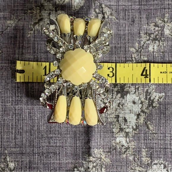 Brand New Costume Jewelry Hinged Cuff Statement Bracelet - Picture 6 of 12